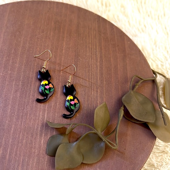 Kitty cat dangling earrings - Picture 2 of 4